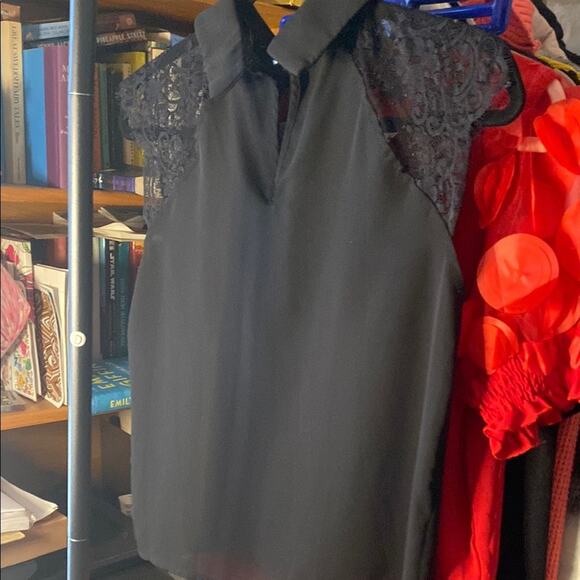 SHEIN Black lace shoulder Crop Blouse - Picture 4 of 4